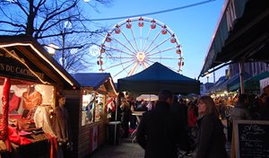 Ostbelgien - 30 Jahre Weihnachtsdorf im historischen Ambiente