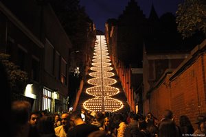 Ostbelgien - Tausende Kerzen, Musik und Straßentheater beim Lichterfest