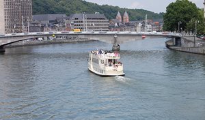 Ostbelgien - Lüttichs Sehenswürdigkeiten originell per Schiff erkunden